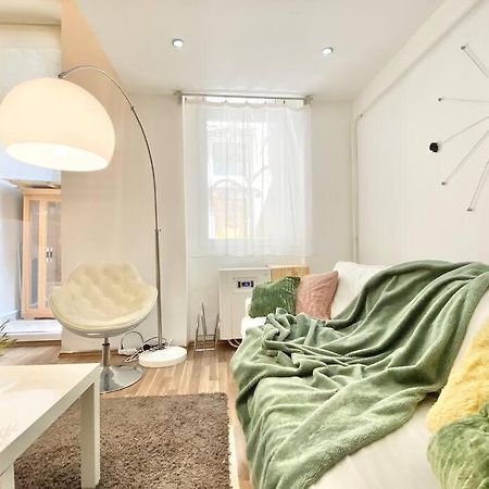 Stay Cool! Apartment With Sauna And Private Garden Budapest Kültér fotó