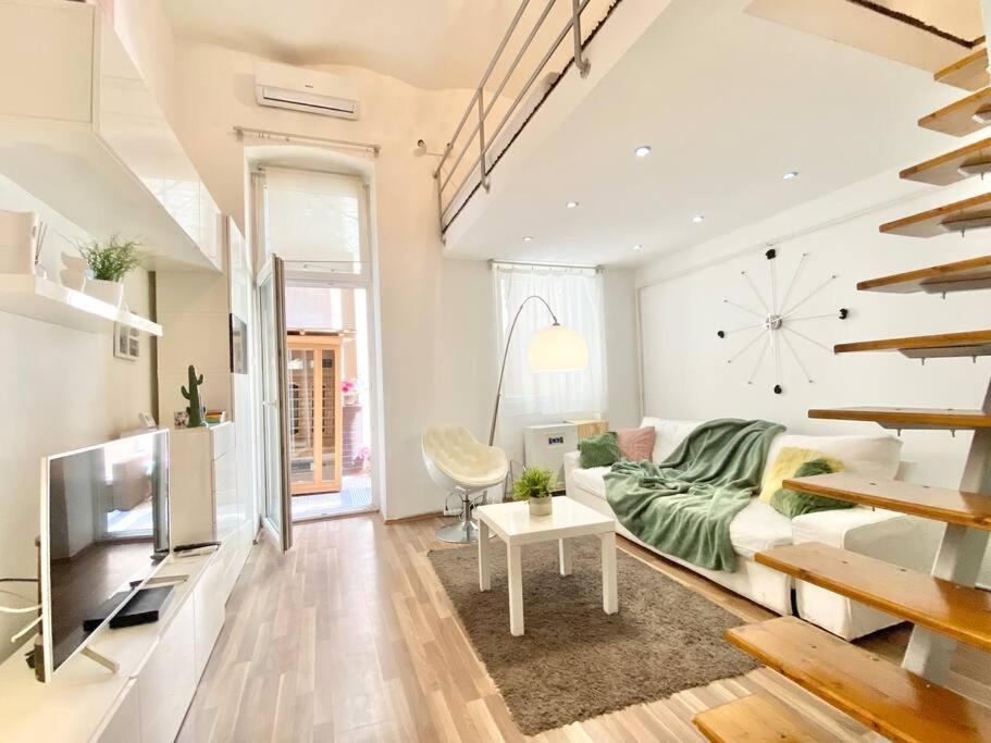 Stay Cool! Apartment With Sauna And Private Garden Budapest Kültér fotó